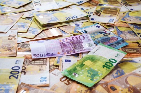 banknotes-7850299 1280